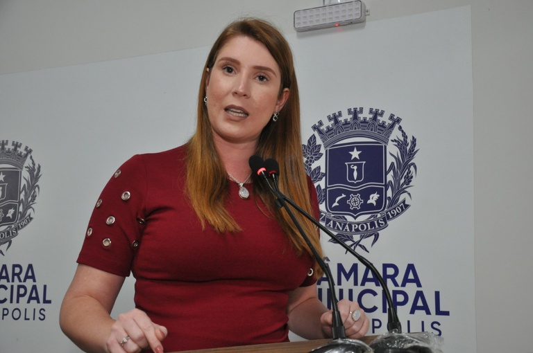 Andreia Rezende registra BO contra a Enel por falhas no