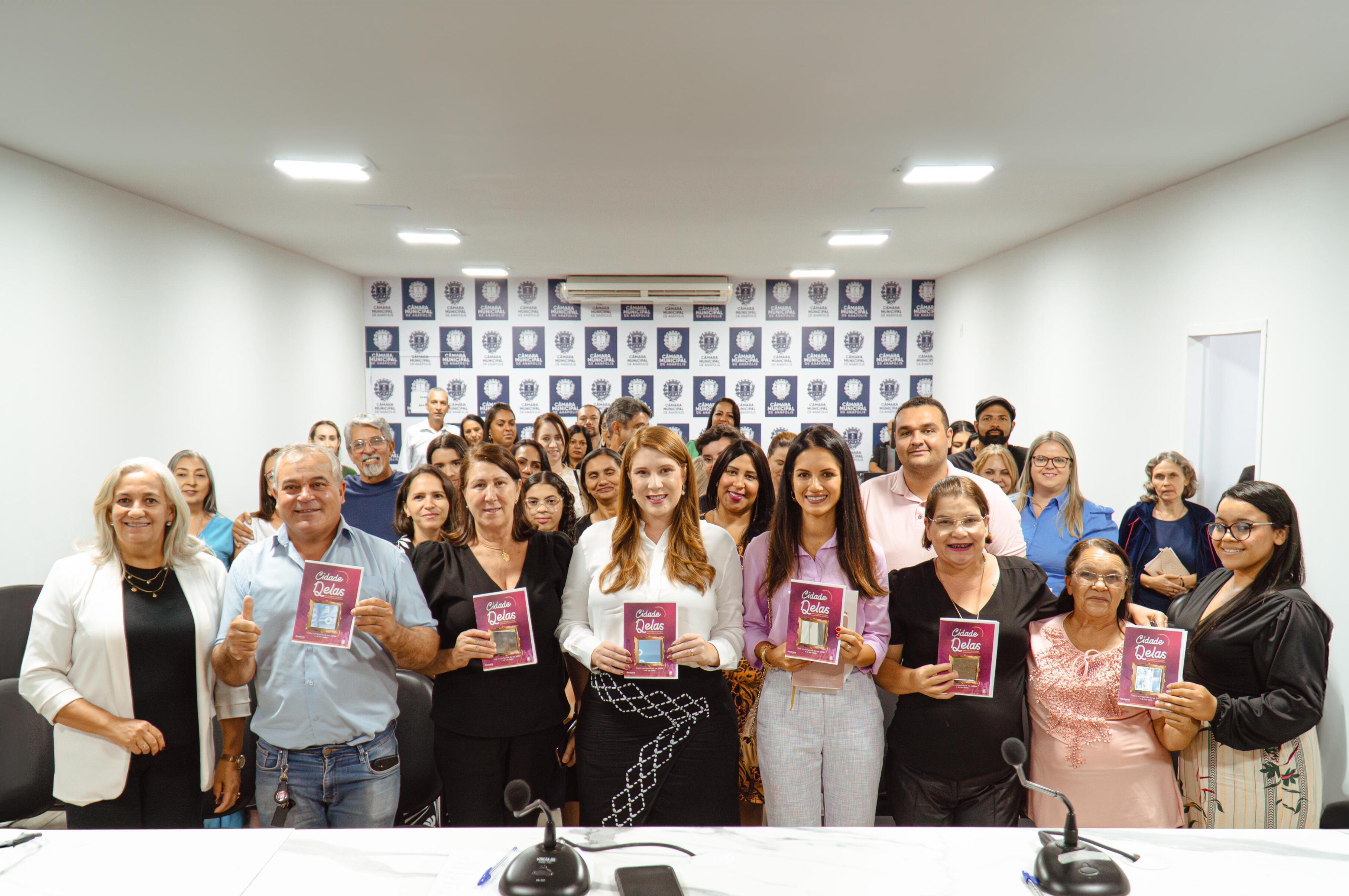 Andreia Rezende realiza o primeiro encontro de Anápolis do projeto "Cidade Delas"