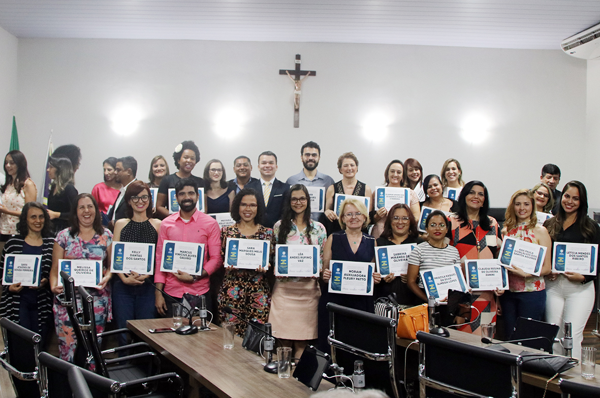 Câmara homenageia musicoterapeutas e se engaja na luta pela regulamentação da profissão