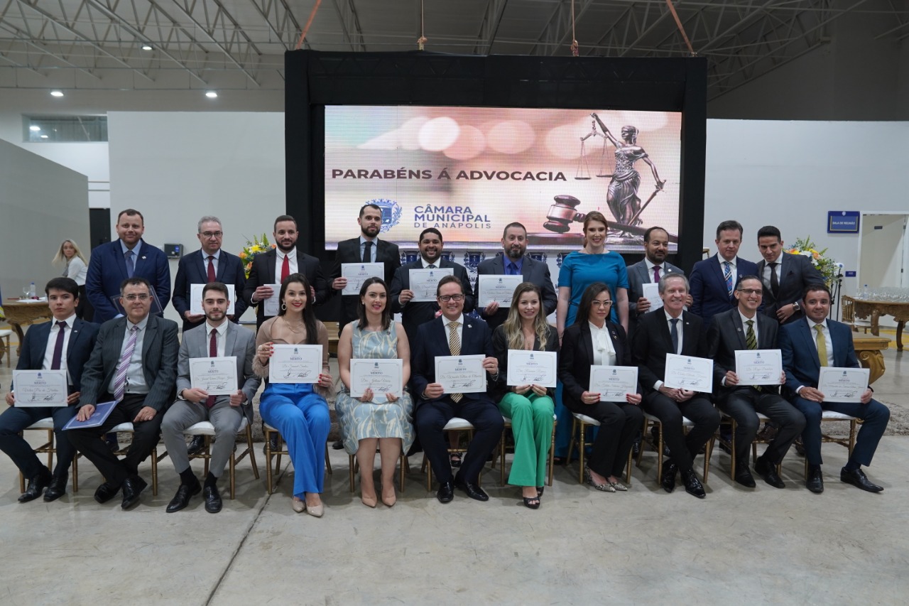 Por iniciativa de Andreia Rezende, Câmara Municipal celebra o Dia do Advogado em Sessão Solene