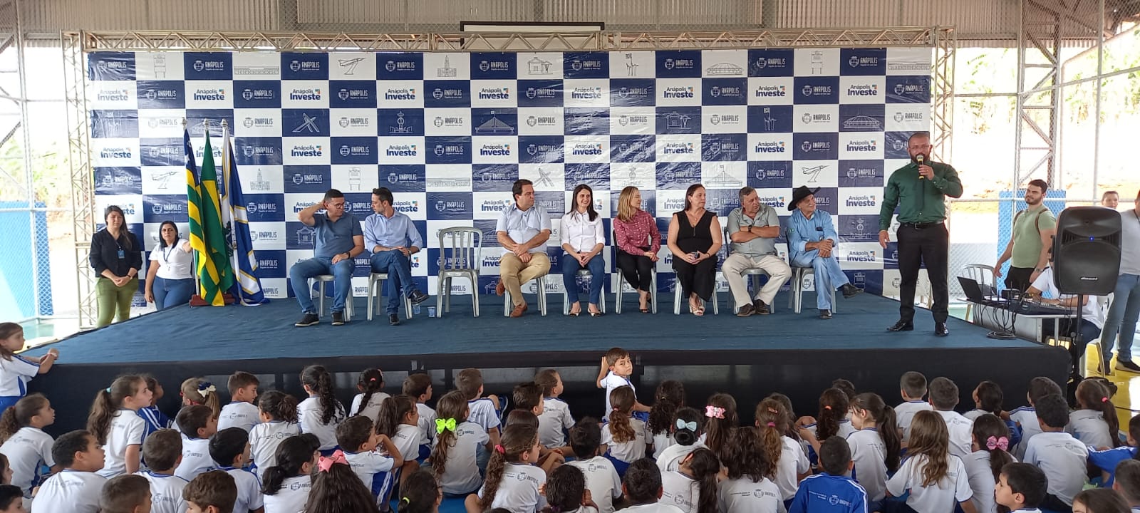 Câmara participa de inauguração de reforma, ampliação e construção de ginásio esportivo em escola municipal de Sousânia