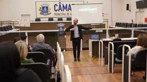 Câmara promove palestra motivacional ministrada pelo empresário e coach Lucas Fonseca