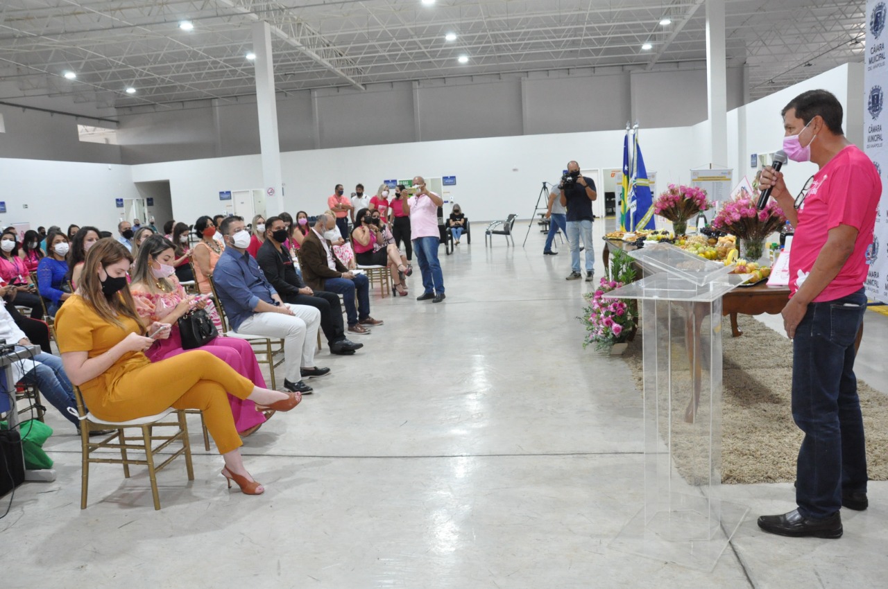 Câmara realiza ações relacionadas à programação do “Outubro Rosa”, para conscientização da prevenção ao câncer de mama