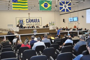 Câmara recebe prestação de contas da Prefeitura de Anápolis relativas ao primeiro quadrimestre de 2024