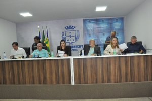 CCJR encaminha projetos para Educação e para Finanças