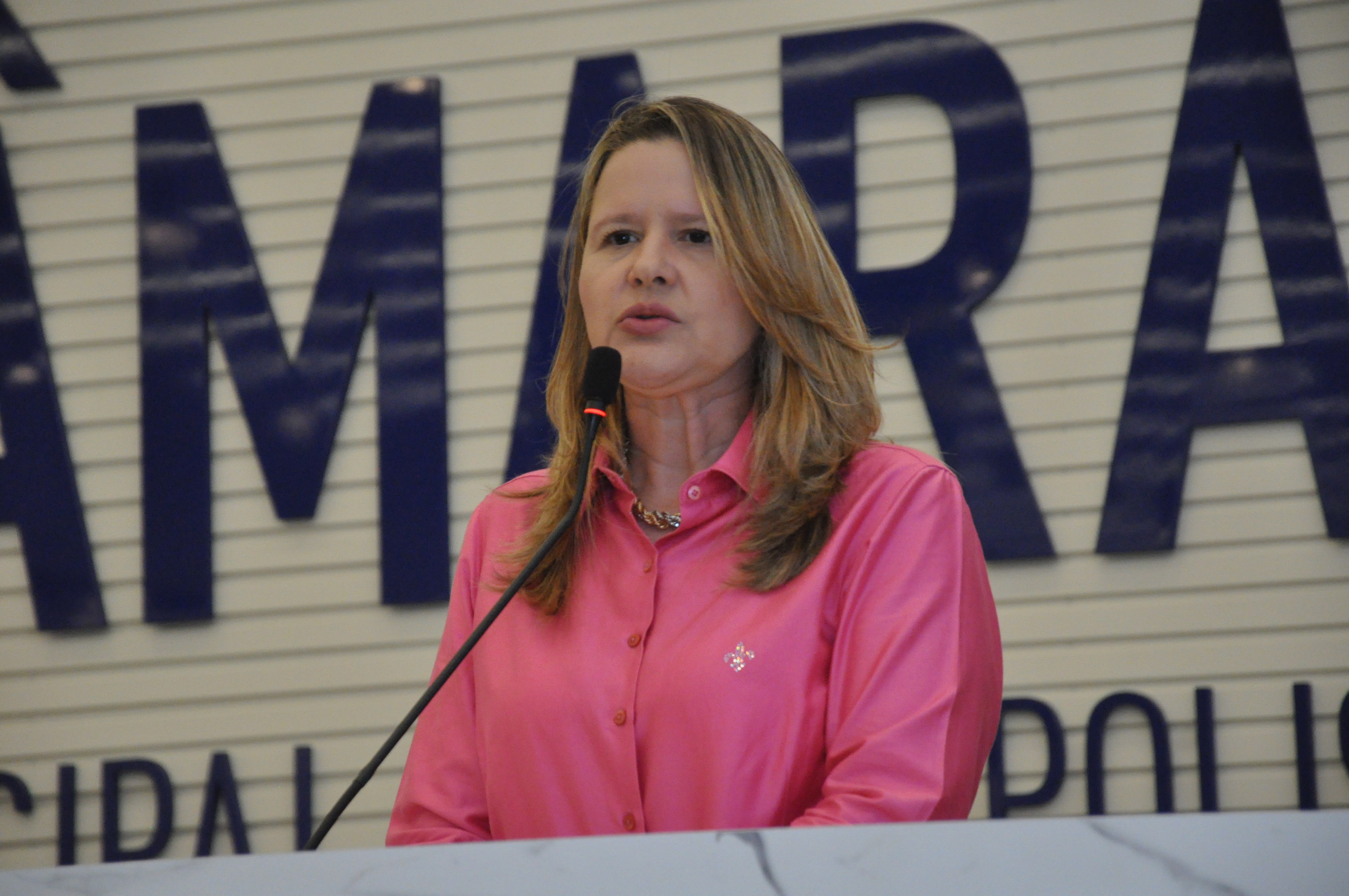 Cleide Hilário divulga palestra na Câmara de Anápolis em alusão ao Outubro Rosa