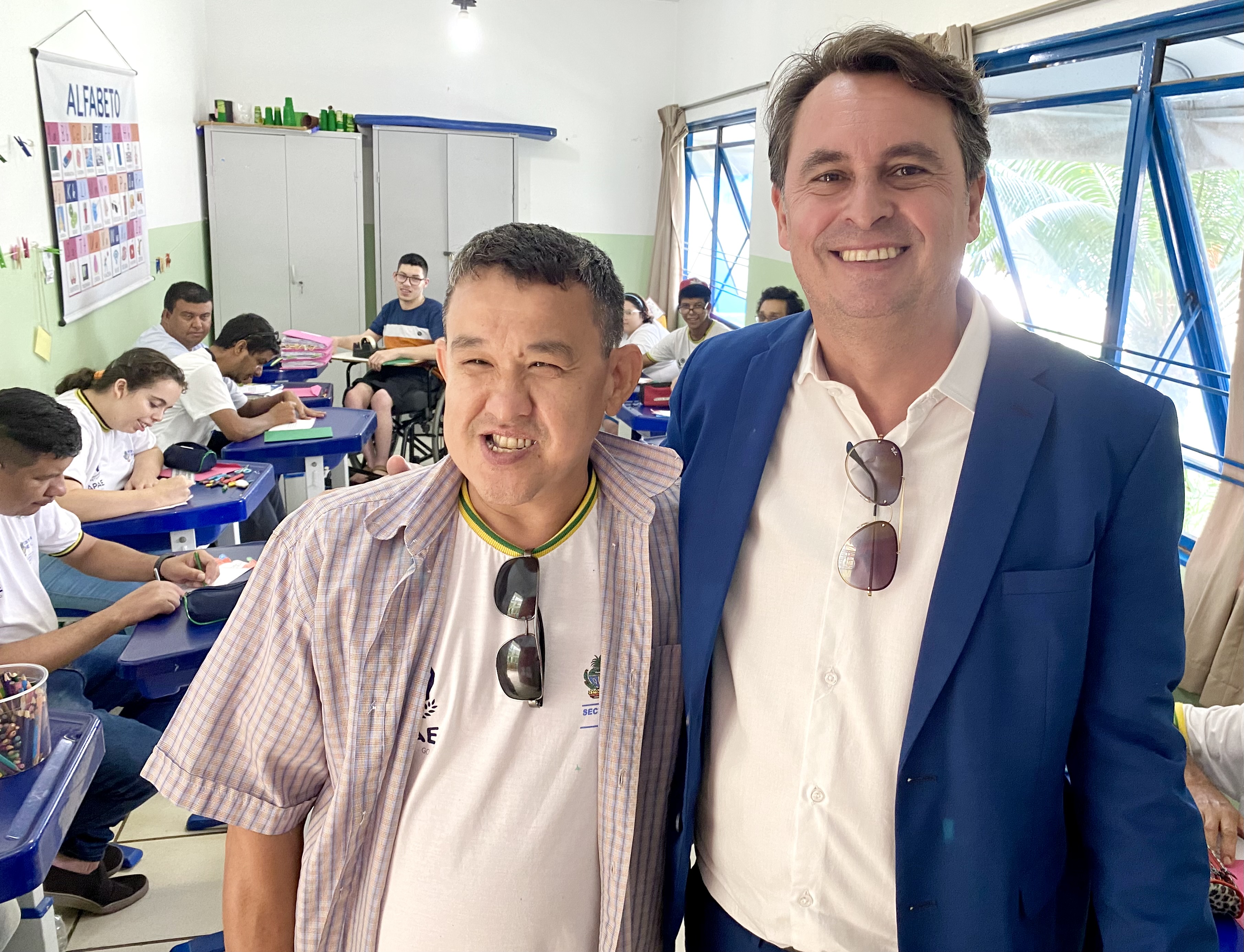 Jean Carlos participa do projeto Natal Padrinho e Madrinha, na APAE Anápolis 