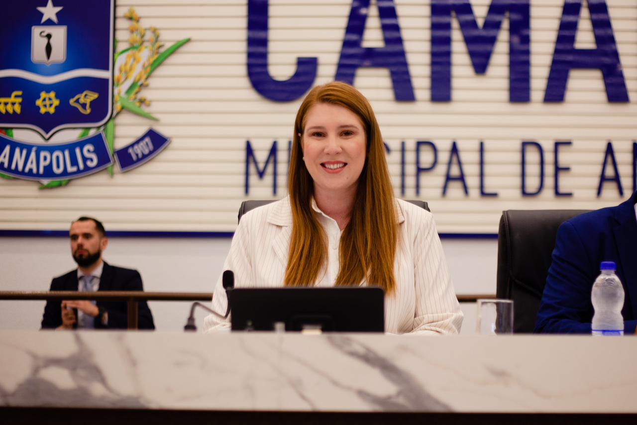 Modernização da Casa e foco nas prioridades de Anápolis marcam o primeiro mês de Andreia Rezende como presidente da Câmara