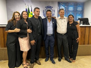 Pastores recebem certificado de Honra ao Mérito em Sessão Solene