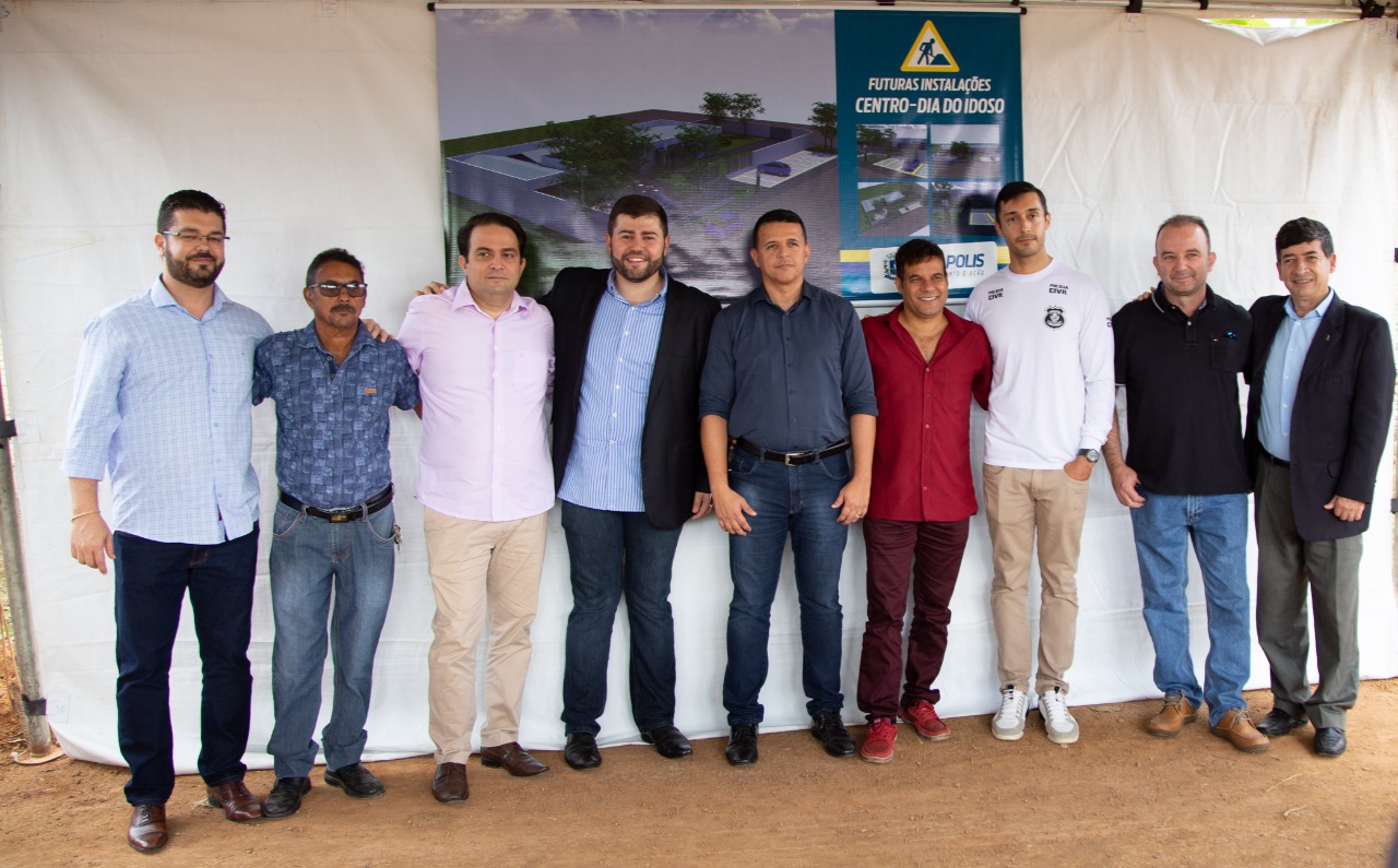 Prefeito e vereadores deflagram obras da Creche dos Idosos Vereadora Vilma Rodrigues, na Vila Esperança