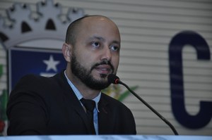 Professor Marcos parabeniza Banda Lira de Prata por mais um ano de atuação e pede melhores condições de trabalho