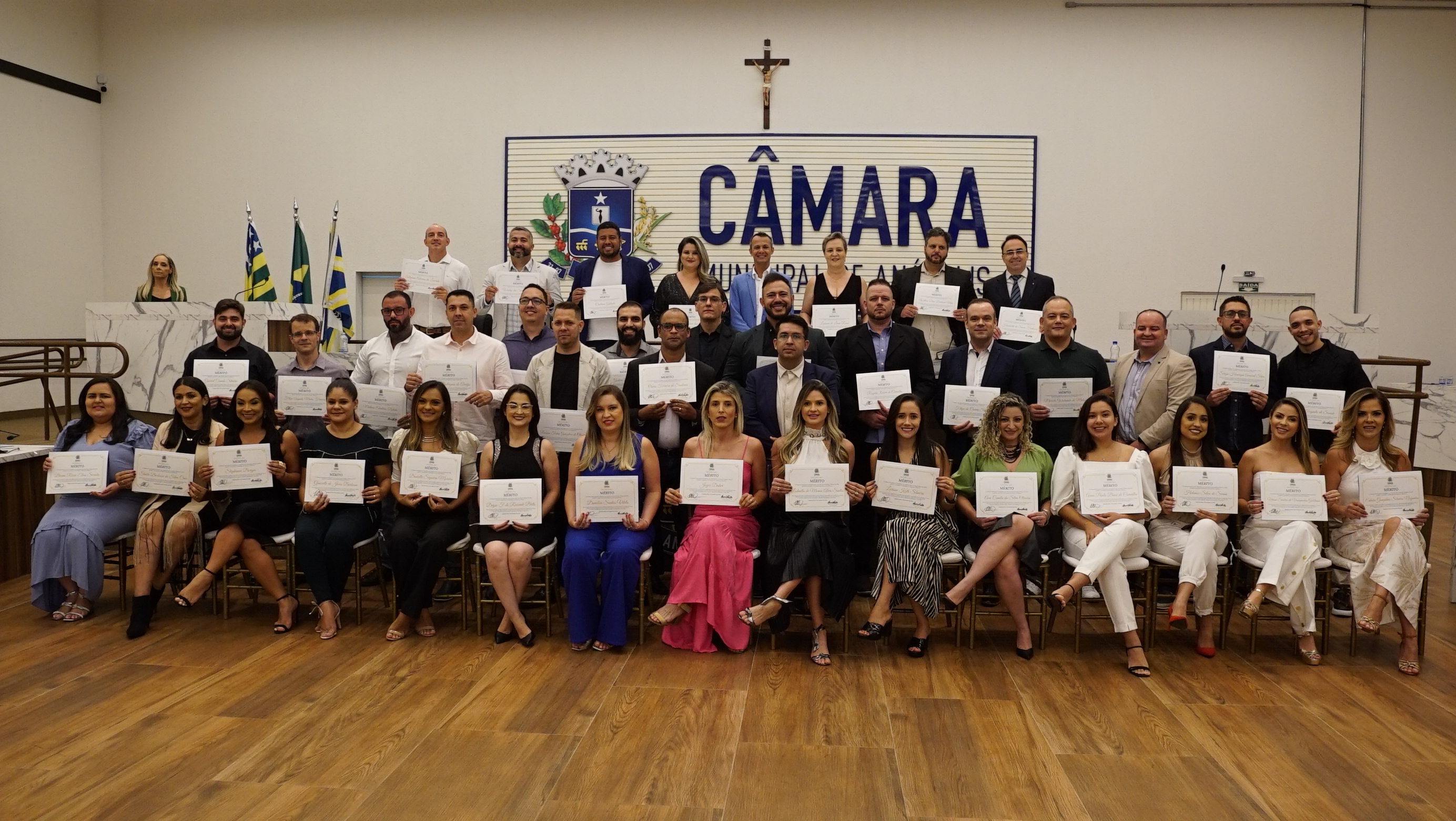 Sessão solene celebra Dia do Fisioterapeuta com homenagem a profissionais de destaque em Anápolis