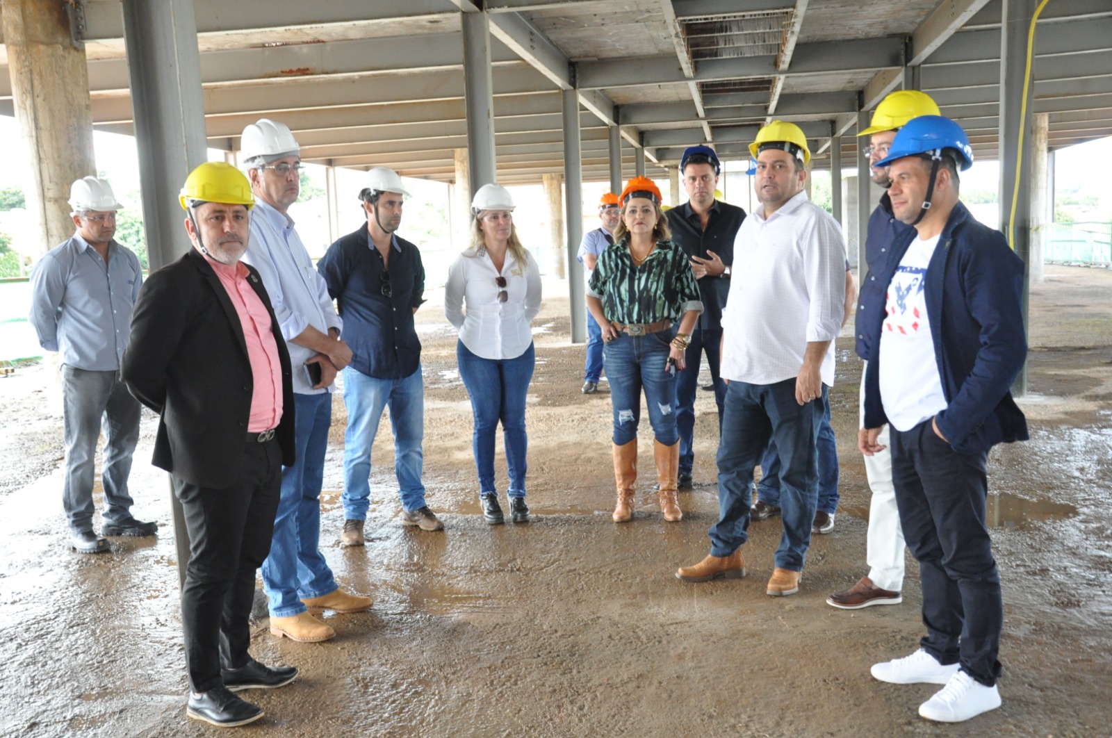 Vereadores acompanham vistoria técnica da obra do novo Centro Administrativo