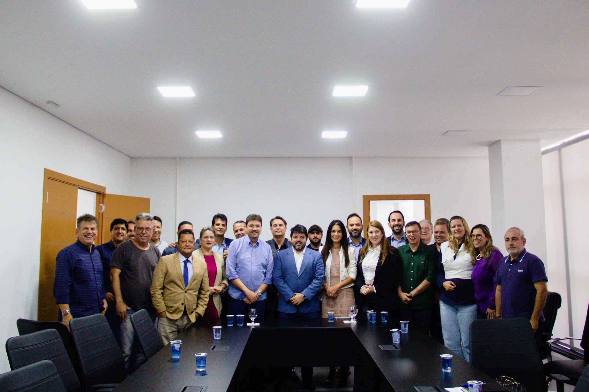 Vereadores apresentam pedidos de emendas e projetos em reunião de trabalho com o senador Wilder Morais