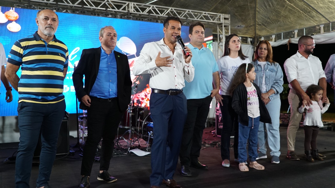 Vereadores participam de abertura do Natal de Coração no Parque da Jaiara