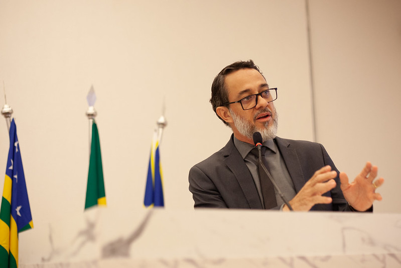 Alex Martins exalta papel primordial do educador no Dia do Professor