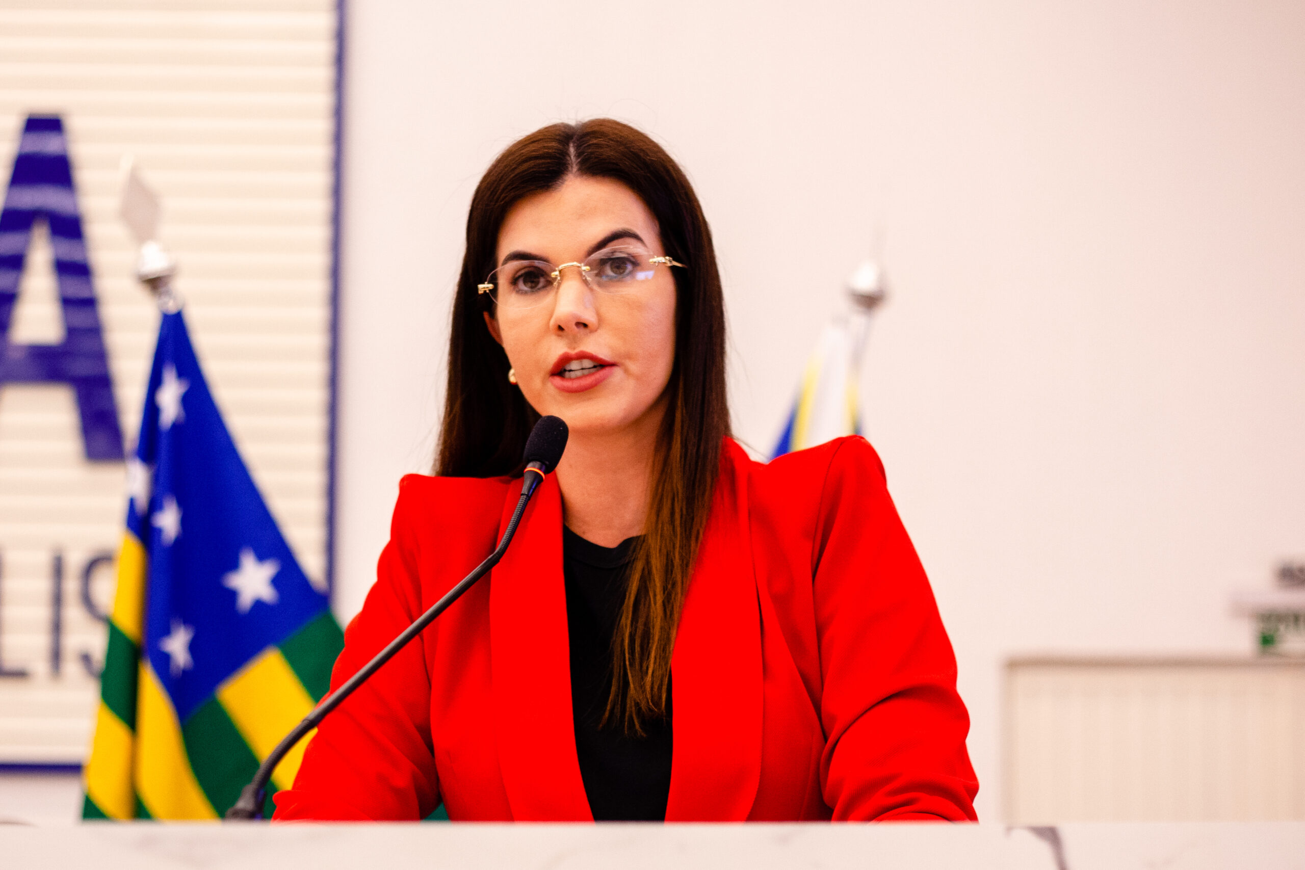 Thaís Souza destaca Dezembro Verde, mês de campanha contra o abandono e maus tratos de animais