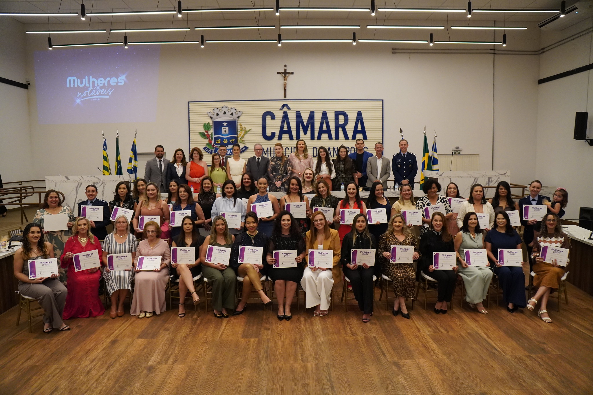 A celebração da vereadora Cleide Hilário contou com 42 homenageadas (Foto: Guto Neves)