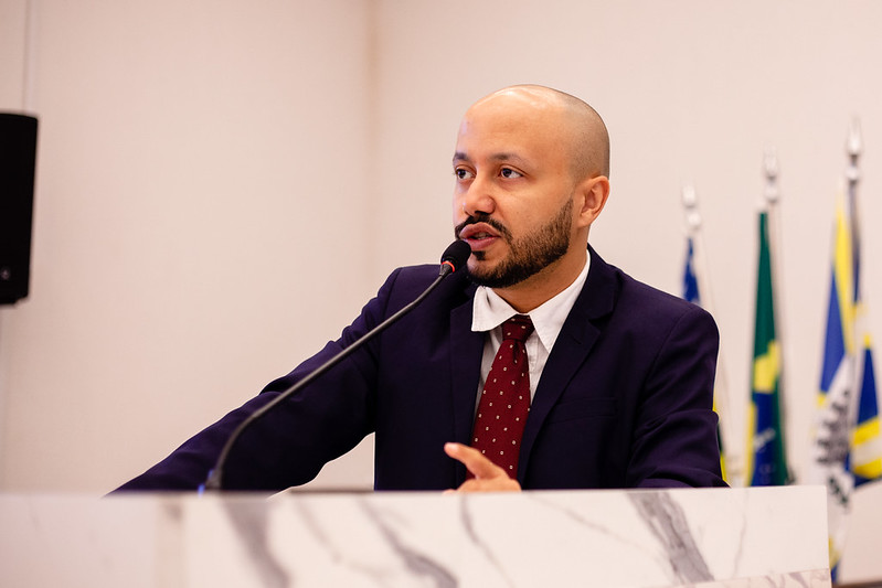 Professor Marcos Carvalho comemora convocação de cuidadoras e ressalta avanços na educação com ações do governo federal