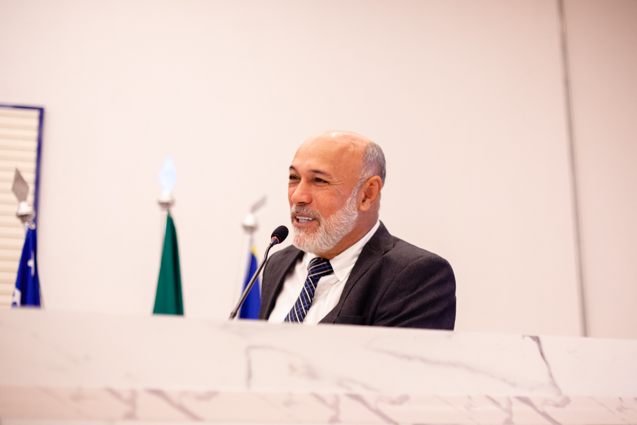 Jakson Charles alerta para desafios da inclusão nas escolas com atual modelo determinado pelo governo federal