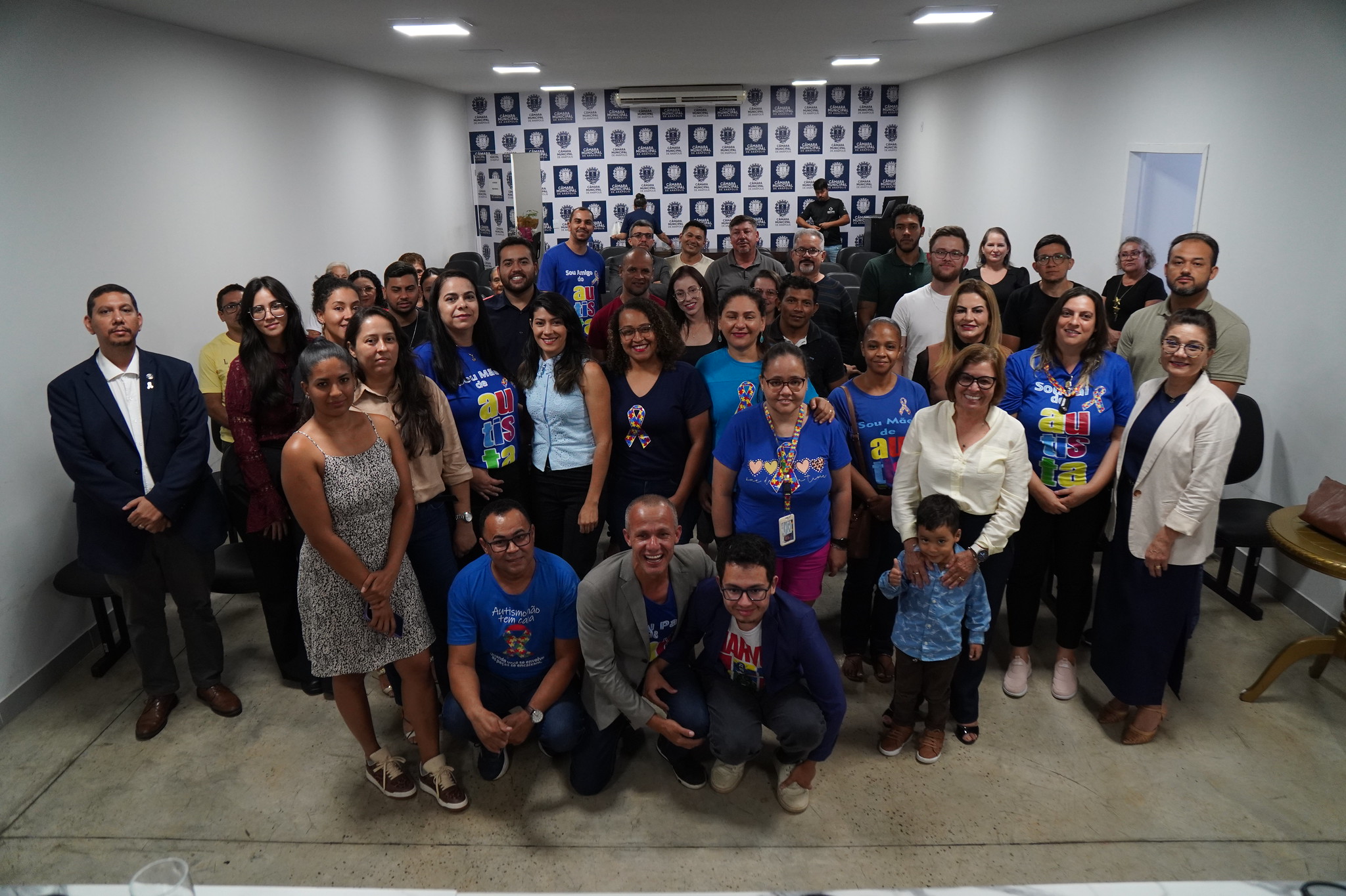 A proposta foi do vereador Reamilton do Autismo, e contou com a presença de representantes do executivo e membros da sociedade civil organizada (Foto: Lucas Guedes)