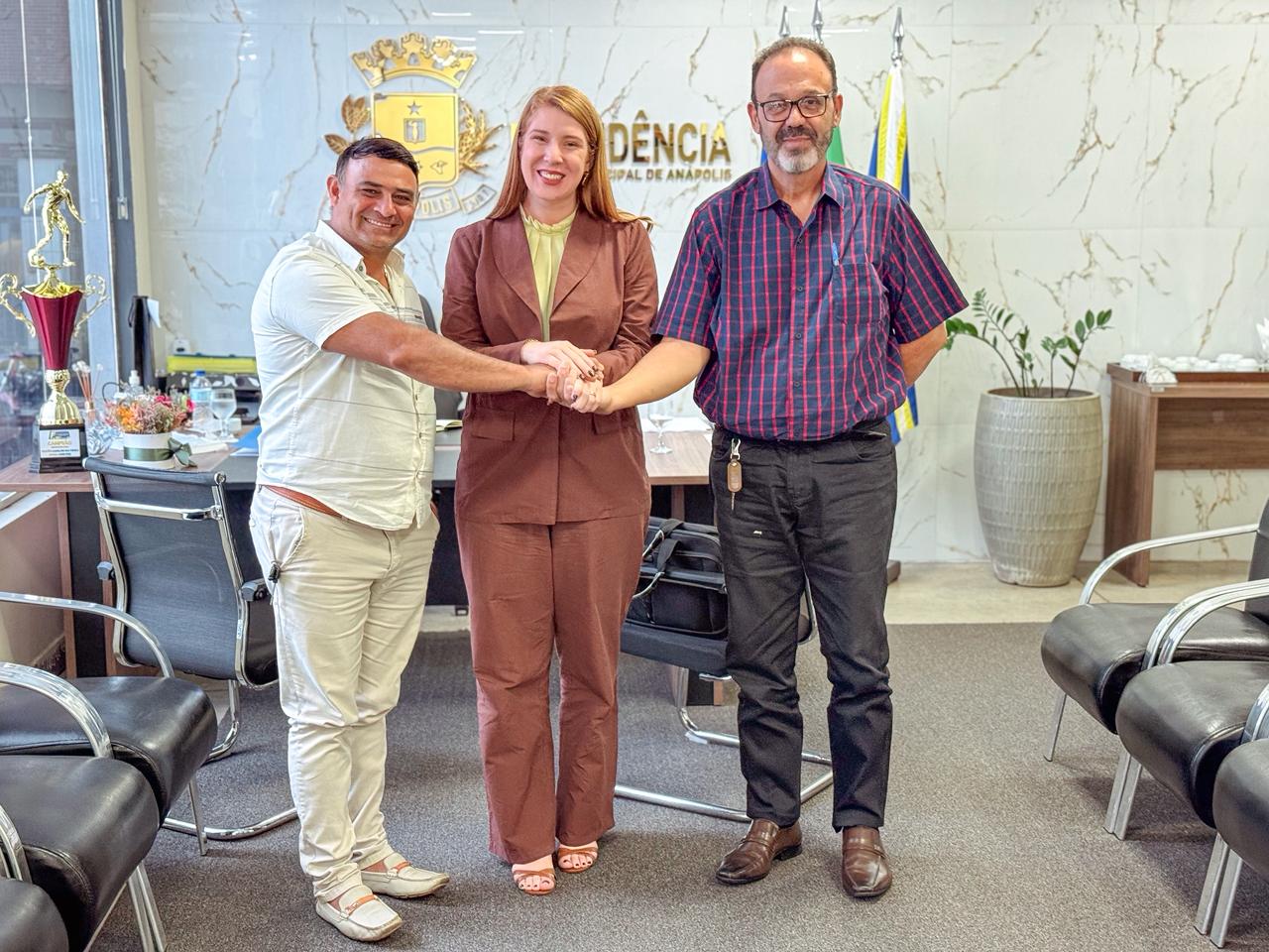 Andreia Rezende e Luzimar Alves reforçam parceria e união entre Conama e Câmara Municipal (Foto: Júlio Almeida)