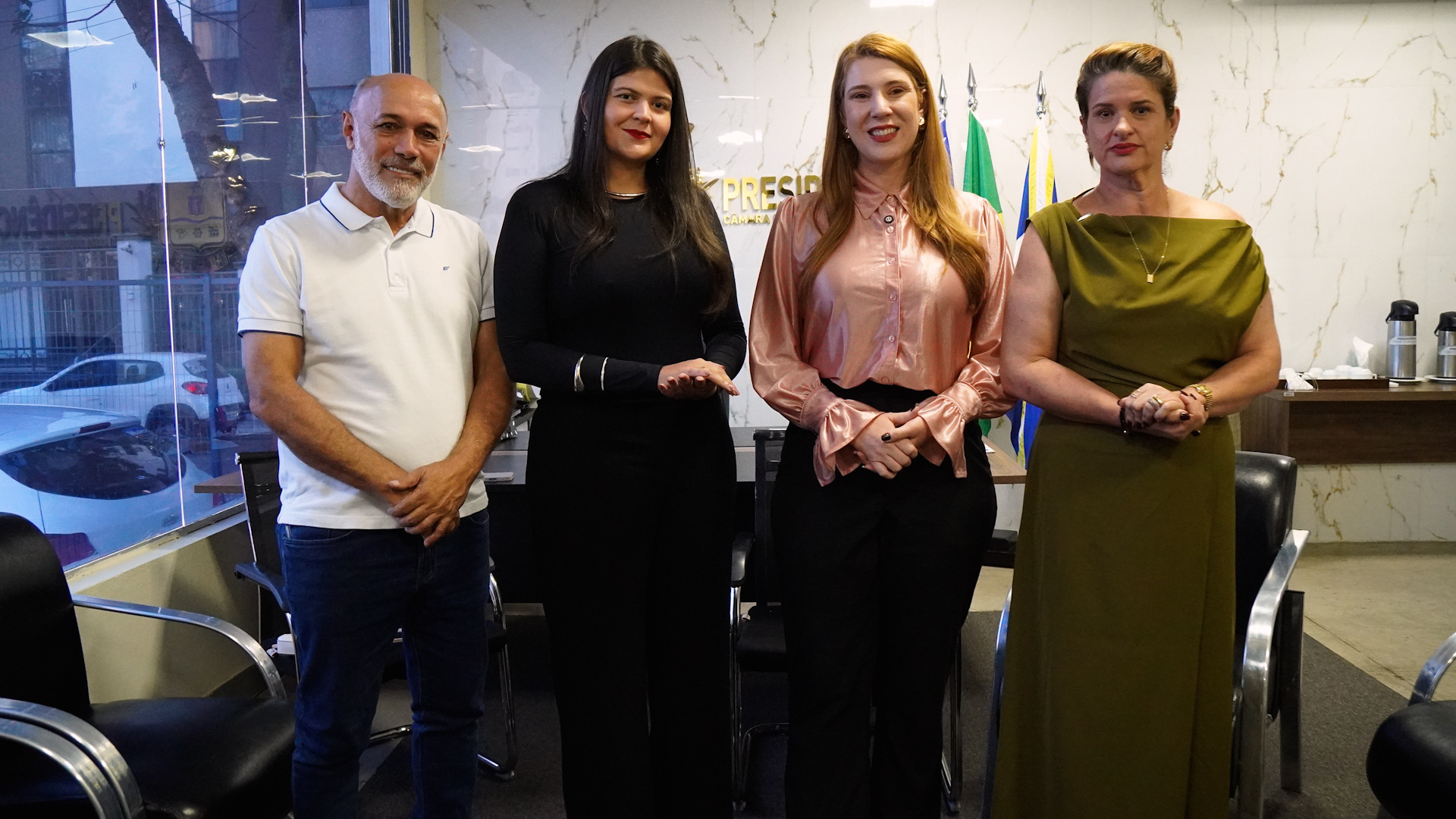 A reunião se prolongou no gabinete da presidente Andreia Rezende (Foto: Geraldo Fleury)