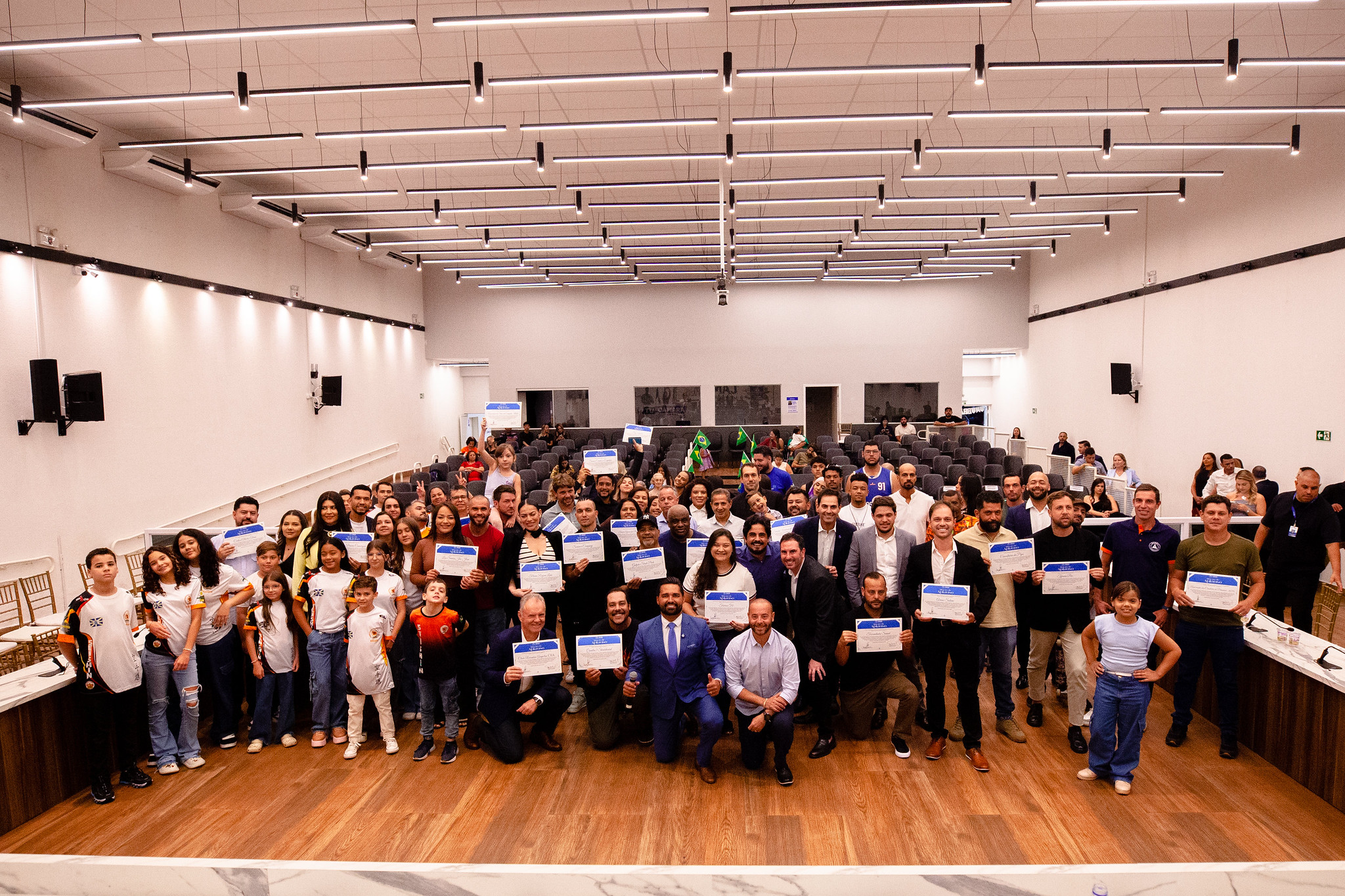 A honraria proposta pelo vereador Ananias homenageou atletas, treinadores e instituições (Foto: Allyne Laís)