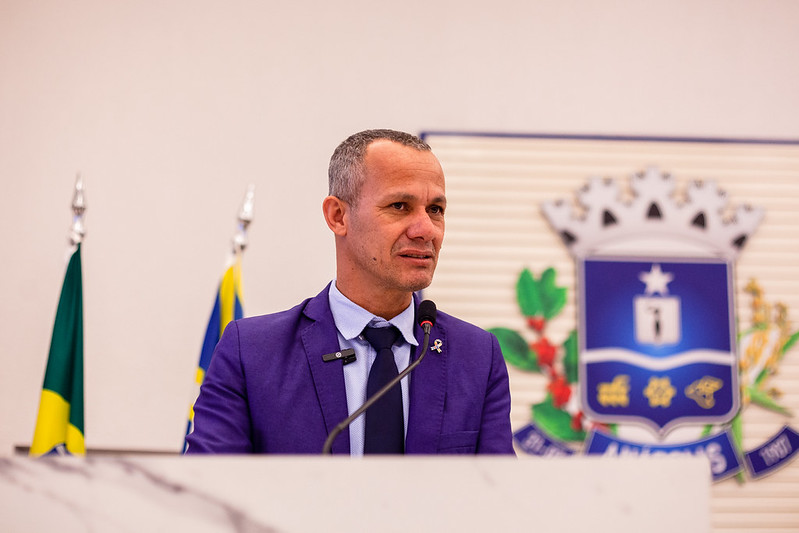Reamilton do Autismo relata dificuldade de profissionais de apoio e critica revogação de decreto sobre educação especial