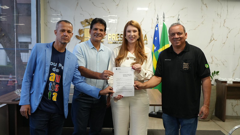 Presidente e Mesa Diretora assinam prorrogação de Concurso Público por mais dois anos