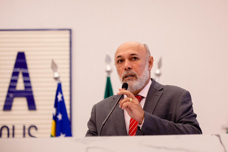 Jakson Charles rebate críticas e afirma que prefeito investe na Saúde além do limite constitucional
